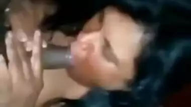 Desi big boob aunty sucking lover cock