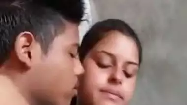 Indian whore gives sexual joy to boy just allowing him to kiss lips