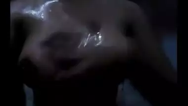 Desi Bangla Girl Nude Bath MMS