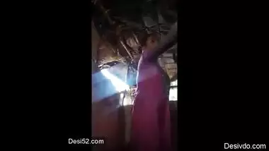 Desi sexy vilage girl sopna show her hot pussy