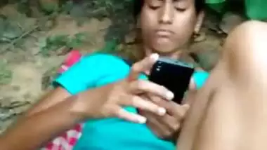 Indian village school girl bushy pussy show outdoors
