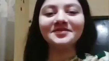 Cute bhabhi on Chamet topless video call FSI sex