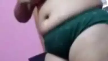 Desi hot bhabi nice boobs