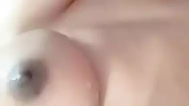 Insta Hottie Gunnjan Aras nude selfie