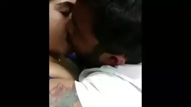 Srilankan Actress queen Piumi Hansamali kissing scandal