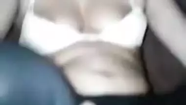 22 aunty with boyfriend kissing and fucking
