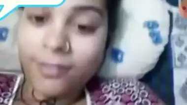 Desi Sexy Girl Showing Boobs