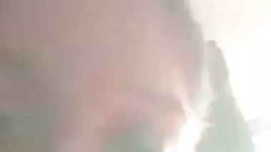 Slim married Tamil wife sharp boobs showing viral MMS