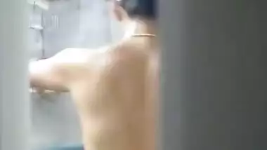 NUDE housewife superb ASS recorded secretly by hubby while bathing