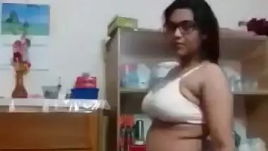 Bangladeshi Chashmish Chubby Girl Video