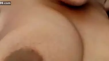 Hot Indian Aunty peeing for virgin boy in Hindi part1