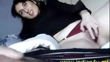 Sexy Punjabi Business Woman Sucking Client’s Dick