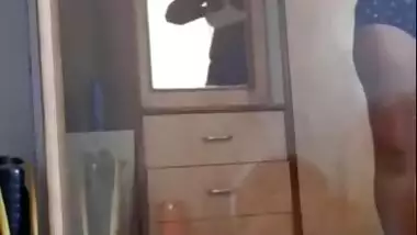 Aunty Wearing Cloths After Bathing