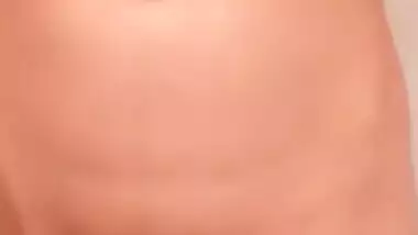 Desi Cute girl showing