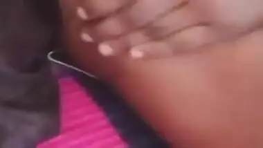 Desi sexy girl open her dress