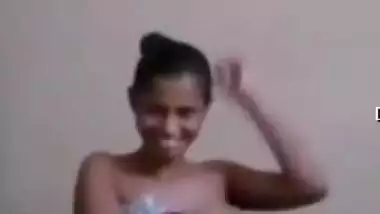 Cute Lankan Girl Shows Her Boobs