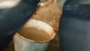 Desi rashmi bhabhi pussy shaving by self