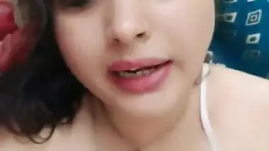 Indian sexy single bhabhi showing on live