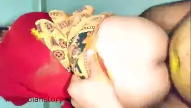 The dirty couple performs chuda chudi on holi