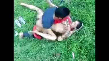 Pakistani outdoor sex movie scene dripped on the net