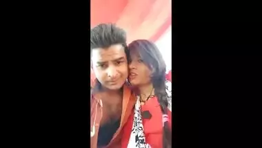 Couple kissing in outdoor and press boobs full hindi audio
