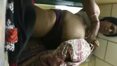 Aunty changing her nighty to dress