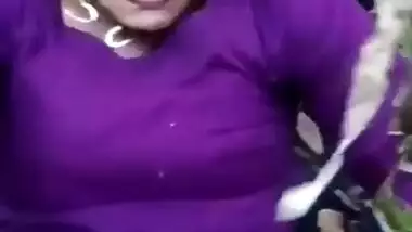 Desi Village Girl Pussy Captured By Lover In Outdoor