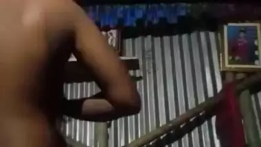 Desi Bhabhi Shows Her Boobs