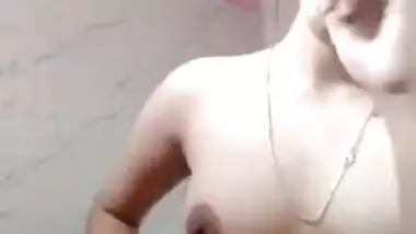 Desi Cute Girl Full Nude Bath Video For Lover