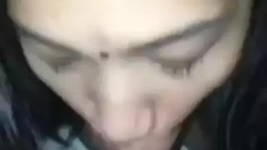 Desi Girl Sucking Dick Like A pro
