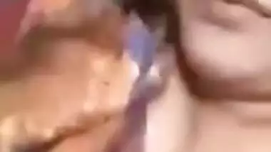 Bangladeshi Desi XXX woman showing her big boobies on video call
