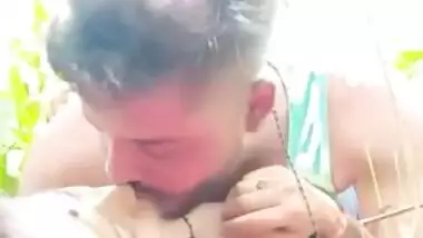 Man penetrates Desi woman and films XXX video for his MMS viewers