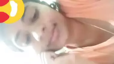 Mallu girl on live cam showing big boobs to lover
