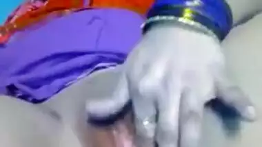 Sexy boudi fingering