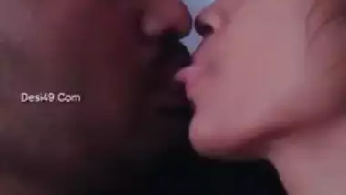 Fleshy Desi girl publicizes kissing ss for purpose of selling